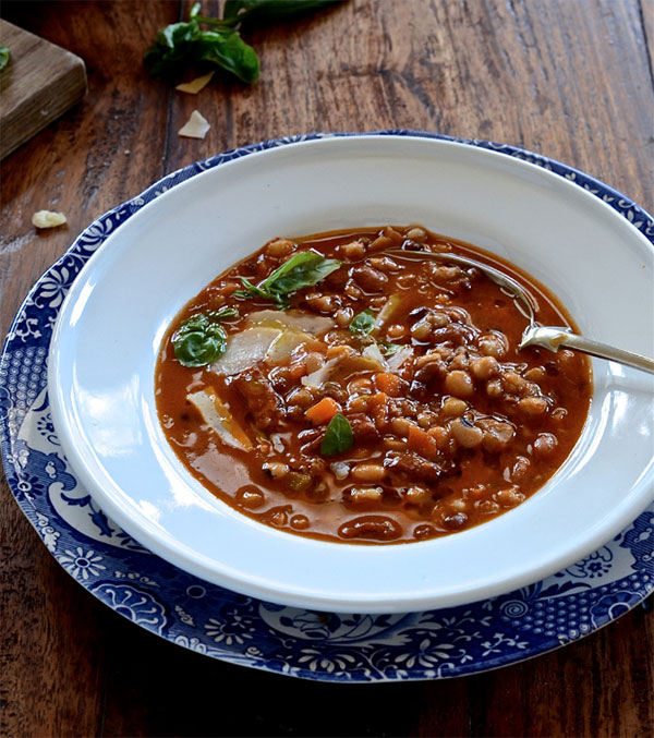 Bean, pancetta and farro soup - Food24