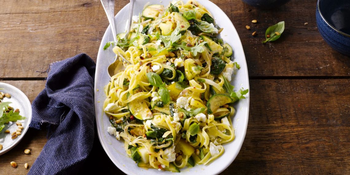 Lemony tagliatelle with spinach and feta - Food24
