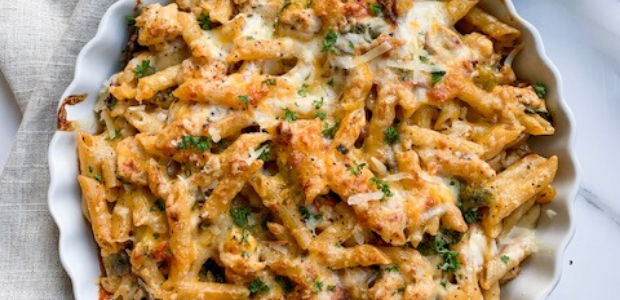 Cheesy pasta bake with chicken, bacon and mushroom - Food24