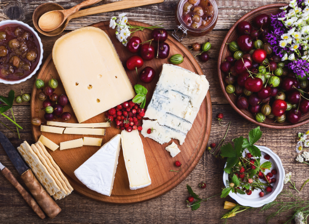 How to make the most impressive cheeseboard in 7 easy steps