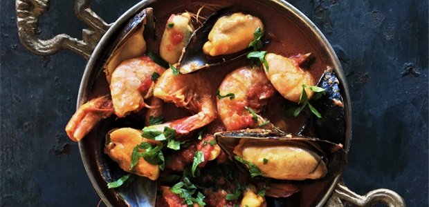 Easy prawn and mussel curry