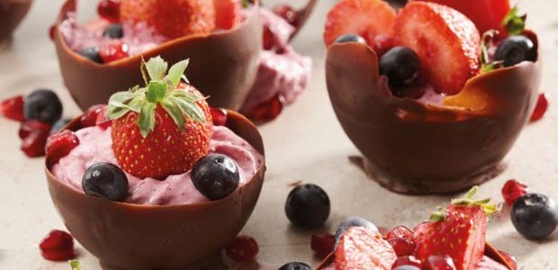 7 fruity desserts that aren’t fruit salad
