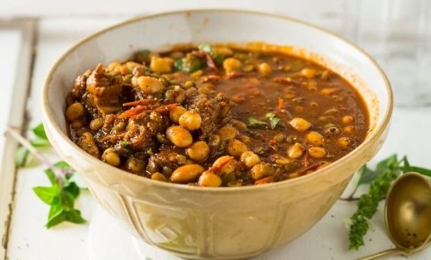 Hearty lamb and chickpea soup - Food24