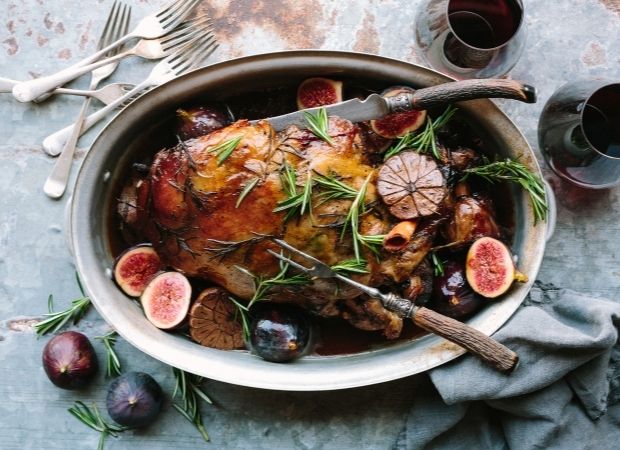 Balsamic roast lamb with garlic and figs - Food24