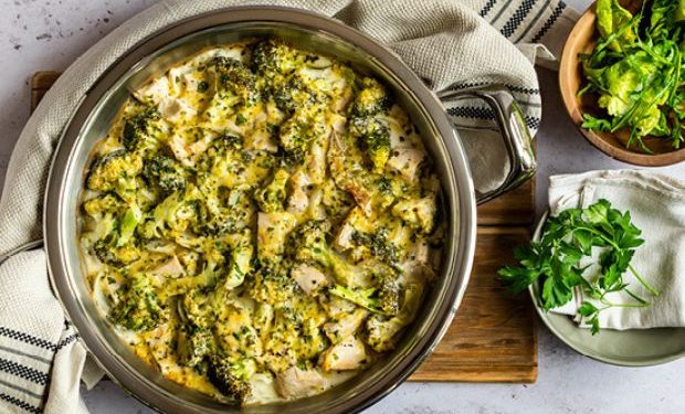 Greek chicken and broccoli bake - Food24