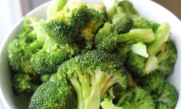 How To Cook Broccoli (5 Ways)