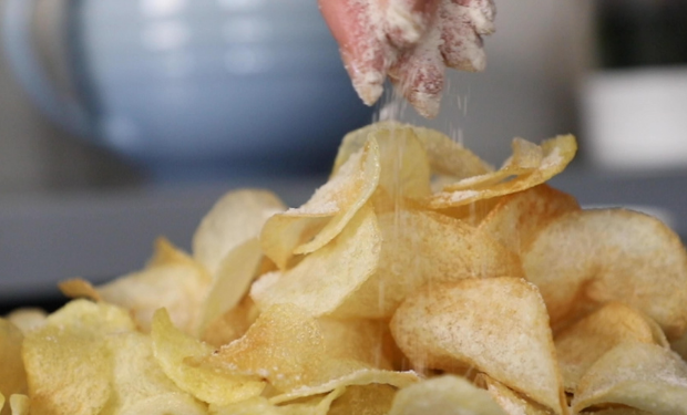 food24-recreates-lays-salt-vinegar-chips