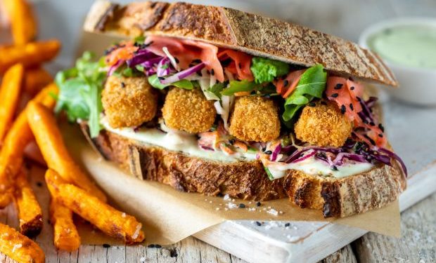 Fish finger sandwich with Asian slaw - Food24